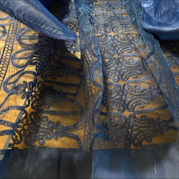 Urban Outfitter top - Picture 2 of 11